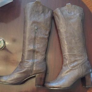 Frye Carson mid heel tab boot size 11